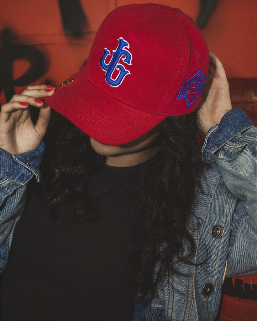Gorra roja con bordado 3D JG